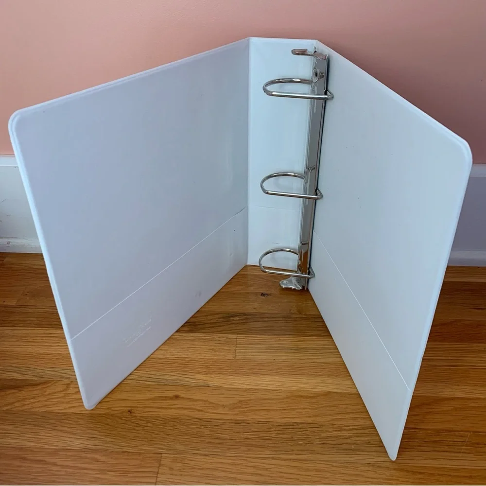 NWT 3 inch 3 Ring Binder 3 in 3